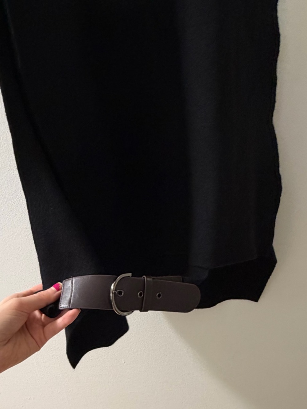 Slate & Willow Black Belted Knit Tunic Top Asymmetrical Hem Sleeveless Size L - Picture 4 of 5